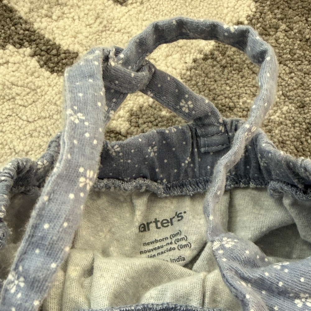 ❤️$2 Carter's Matching Set Newborn - Picture 6 of 7